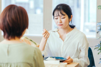 機能性ディスペプシアの治し方・食事療法|すぐお腹いっぱいになる・胃が重い原因のアイキャッチ画像