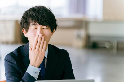 食後の異常な眠気やだるさは血糖値スパイクのサイン?健診で異常なしでも油断できない理由のアイキャッチ画像