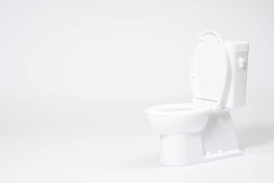 便が白い・白っぽいのは病気のサイン？原因と受診の目安を内科医が解説のアイキャッチ画像